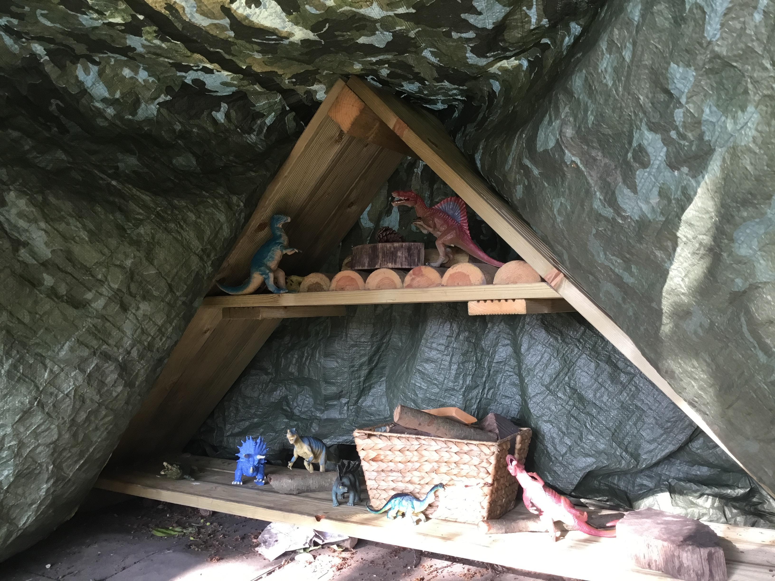 Den Building, Constructing, Exploring